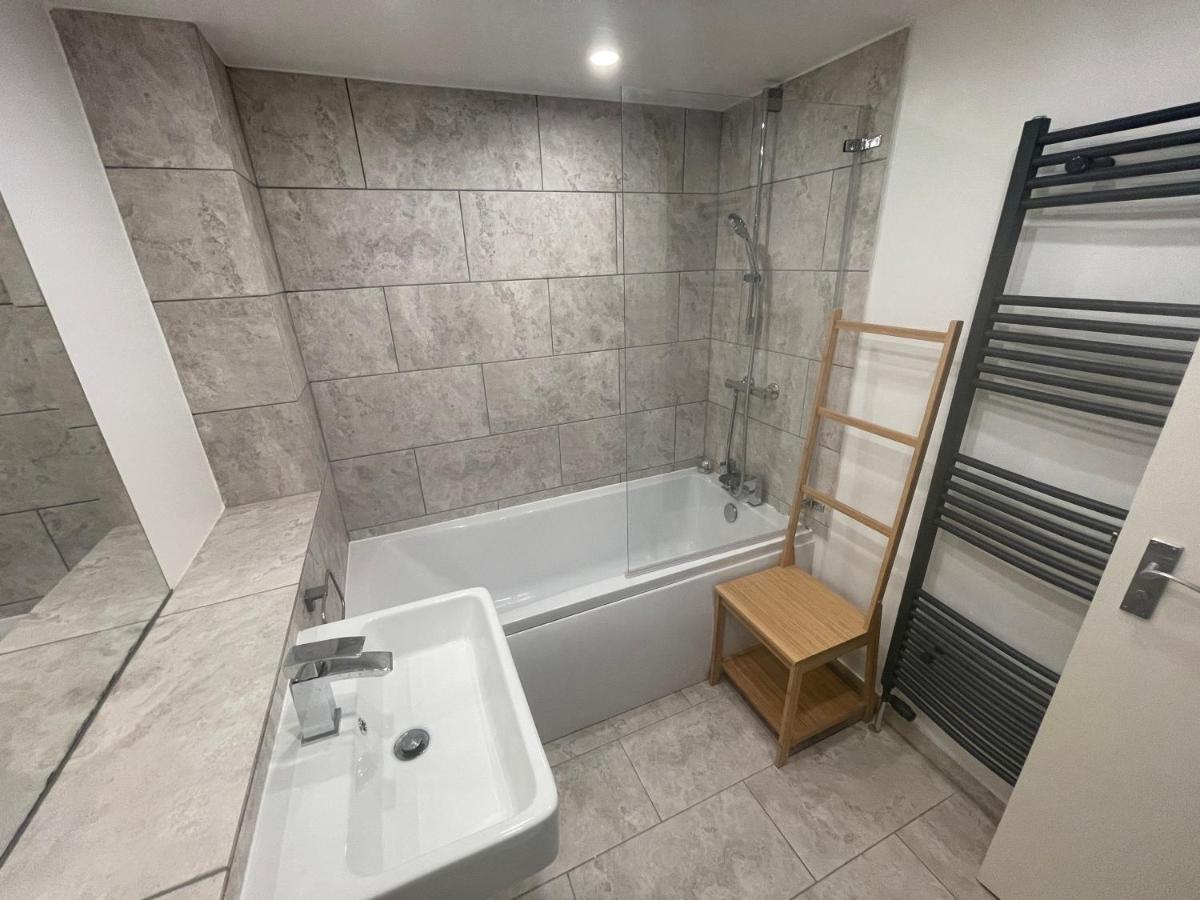Tower Bridge King Bed En-suite With Parking & Balcony Appartamento Londra